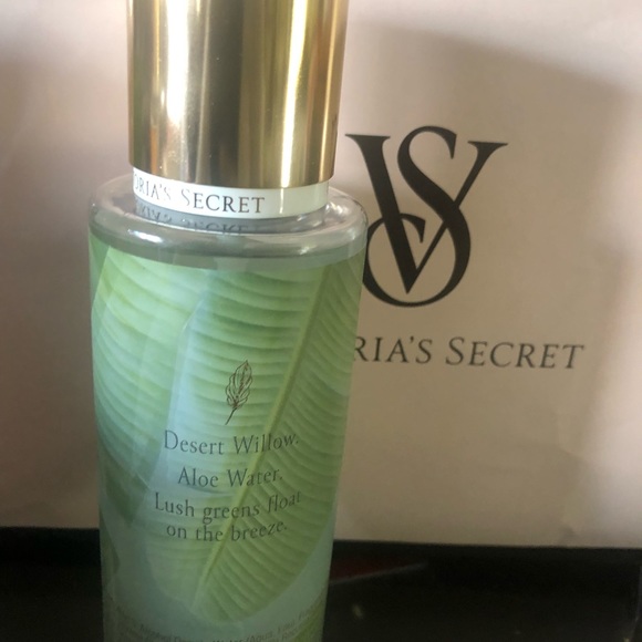 Victoria's Secret Beneath the palm - Picture 8 of 8